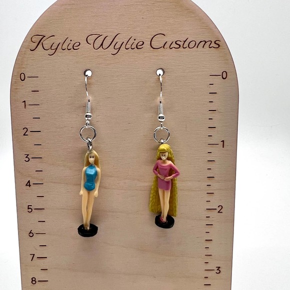 Barbie Earrings - Doll Earrings - Retro Toy Earrings - Barbie Accessories - Picture 10 of 11